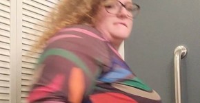 Bbw Redhead Secretary up skirt real quick in the bathroom, ithe31de