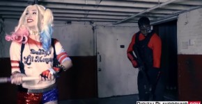 Suicide Squad XXX Parody -aria Alexander as Harley Quinn, itendes