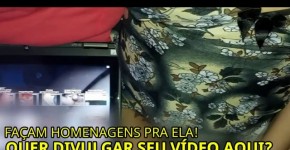 Minha esposa Karina gozando assistindo filmes porno caseiros, Xellia