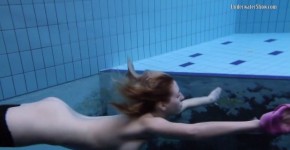 Andrejka and Aneta swim naked in the swimming pool, lenorer