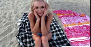 Pretty blonde babe Molly Mae fucks a stranger in the beach, spuugje
