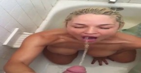 Sarah Vandella Golden Bath, lemseemit