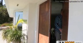 Horny MILF Teaches Her Stepdaughter to Fuck Boyfriend - India Summer, Eva Lovia, Kah5l48i3556l