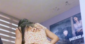 Joven pareja enamorada follando duro frente al espejo, edongoned