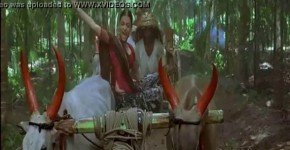Aishwarya Rai boobs cleavage show in guru song, Wilbu2r