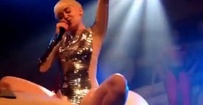 Miley Cyrus amateur blonde dancing on stage, usemoney