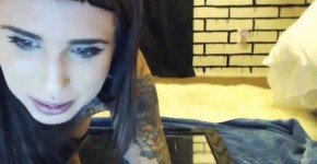 Tattooed camgirl fucks herself, wildsexyberry