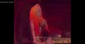 Nicki Minaj tits flash, seng1oron