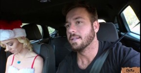 Horny petite Haley Reed fucks a stranger for a ride, spuugje