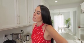 Ashley Wolf Gives Fellatio in the Kitchen, freesoul93