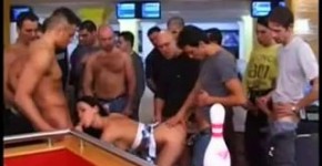 Gets On The Bowling Alley, Ilaniros