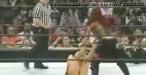 Lita Crotch Stomps Mickie James, Mindil