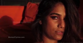 Indian Slut Poonam Pandey Bares it all, enerit