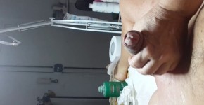 dick waxing Mature blond woman moisturizing her hands, Eulolhar