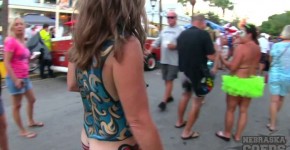 nude girls with only body paint out in public on the streets of fantasy fest 2018 key west florida, endedish