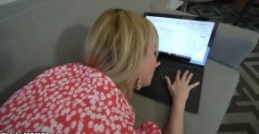 Supporting my MILF stepmom from behind during work, Na4b47e4ela