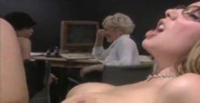 Horny Secretary wants dick at office, nesintili