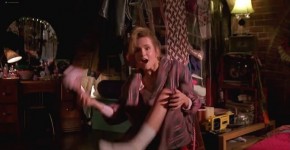 Impeccable Female Lea Thompson sexy - Howard the Duck (1986), Clotrioens