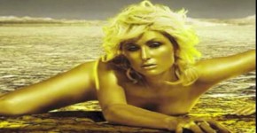 dazzling PARIS HILTON DISROBED IN HD, Scronsnoop