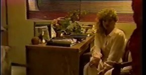 Crocodile Blondee (1986) - Amber Lynn, Leslie Wilson, Siobhan Hunter, Susan Bradley, Eric Edwards, Randy Paul, Randy West (pt-br