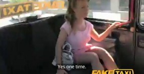 FakeTaxi - Esperando A Familiares, mosedot