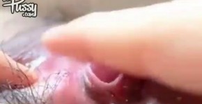 Japanese girl rubbing her big clit to orgasm, lilderer