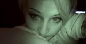 One Night Stand lutsch Schwanz und Eier in Nightvision Video, Deutschundlieb