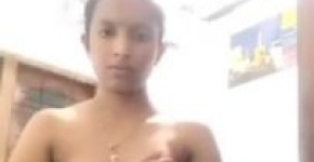 Srilankan Teen Nude MMS Striptease Selfie Video, yonoutof