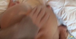 Abella Danger, brunette très chaude, accro au sexe, Triana