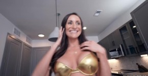 Hot mylf Alyssia Vera on a mission to suck some cock, Anastazia