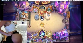 TWITCH STREAMER FLASHING HER BOOBS & PUSSY ON STREAM & ACCIDENTAL NIP SLIPS SEXY GAMER GIRLS SET 86, ittasiss