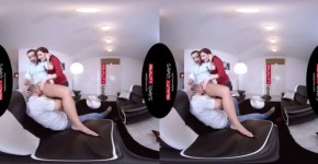 Daphne Klyde Public Survey Turns Into A Threesome Vr, heringeng