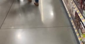 Sexy Ass MILF in Walmart, pedoust