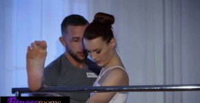 Fitness Rooms Redhead Ballet Teacher Charlie Red Threesome with Gym Hunks, areresss