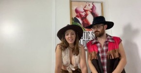 Follar al estilo cowboy está de moda únete y disfruta con tu pareja disfrázate y gozarlo ( pamela y jesus ) la pareja amateur