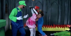 Insanely beautiful princess Brooklyn Chase Laying Pipe with the Bros, shildikno