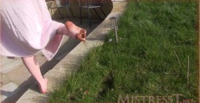 Mistress T - lick muddy feet, picesasi