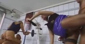 Gruppenfick im Fitness Keller, AngelinaP