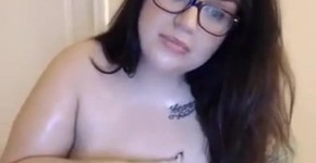 Webcam bbw rubs coconut oil on her huge boobs, mepandora
