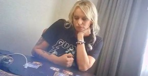 Tarot Reading with Stormy Daniels, sontiti