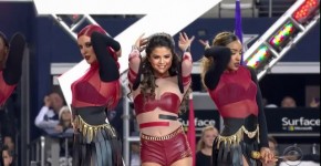 selena gomez half time show in sexy red, bearsteps