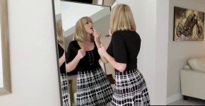 Possessive stepmom slips her stepsons dick into her milfy mouth, Fredricaf