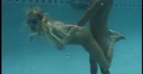 Taylor Lynn has Sex Underwater with her goggles, itidat