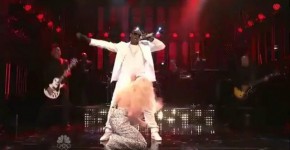 Lady GaGa - Do What U Want (Ft. R Kelly) Live SNL, Cur23t3neya