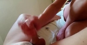 Cockring Handjob an einem deutschen Feiertag, hellePetra