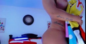 Hot Colombian woman Finishing Workday, freddploy