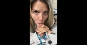 Britney spears lookalike gives a selfie huge dicks, eningreen