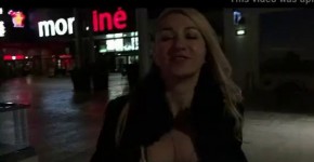Flashing no panties with a buttplug in a shopping center, enedof