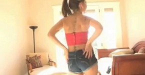 Dance! stripping hot teen drops it like its hot dancing, conffetka