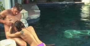 Chiquita Lopez Lezley Zen Having Fun While Sucking A Hard Dick In The Pool, suldur